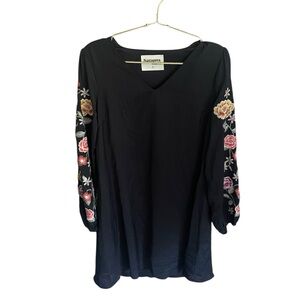 Savanna Jane Black V-Neck Shift Dress Floral Embroidered Sleeves Small Flowy